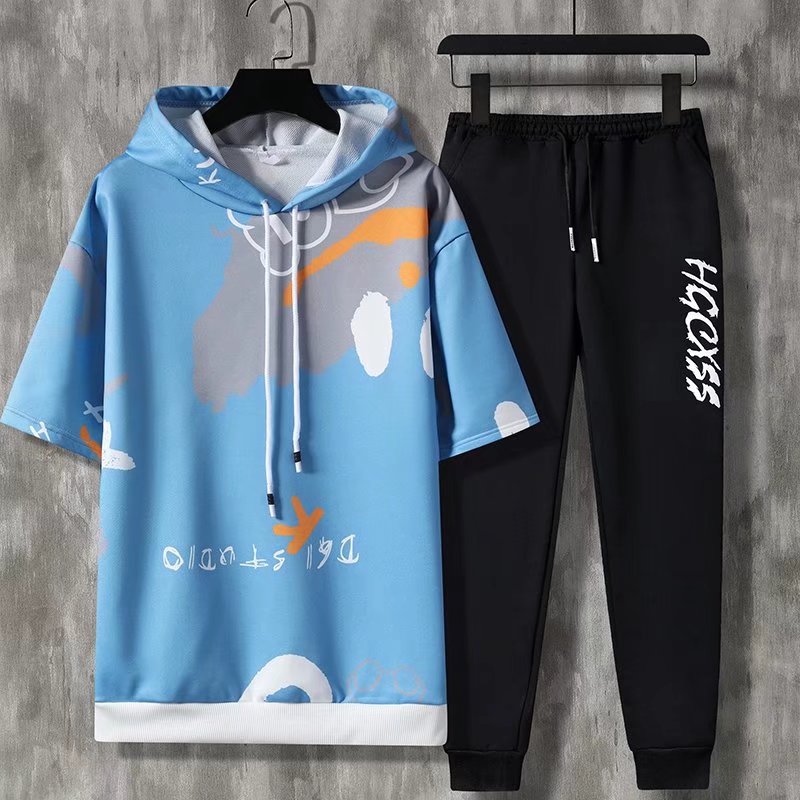 Yeni Kapüşonlular ve Tişörtü E - Winter Clothing Essential incelemesi ve fiyatı